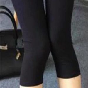 New Solid black CAPRI Peachskin Leggings Plus Size